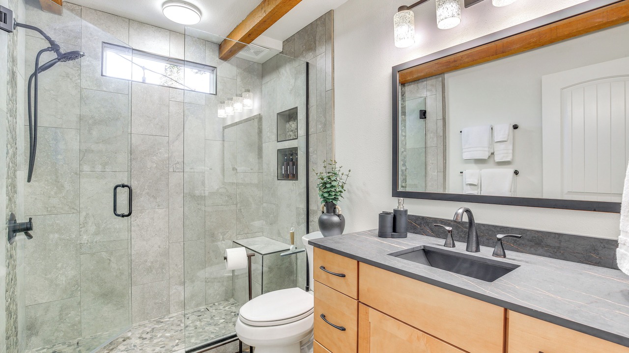 Photo of Bathroom in Sandy