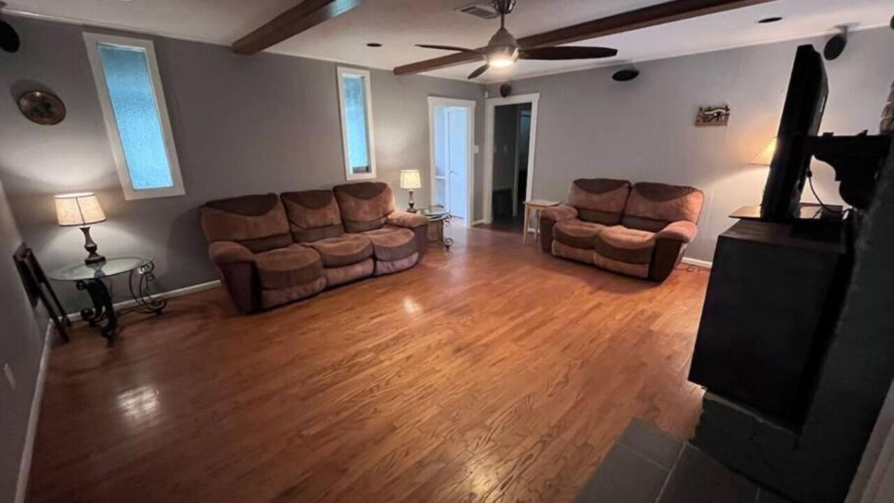 Photo of Livingroom in Westbury