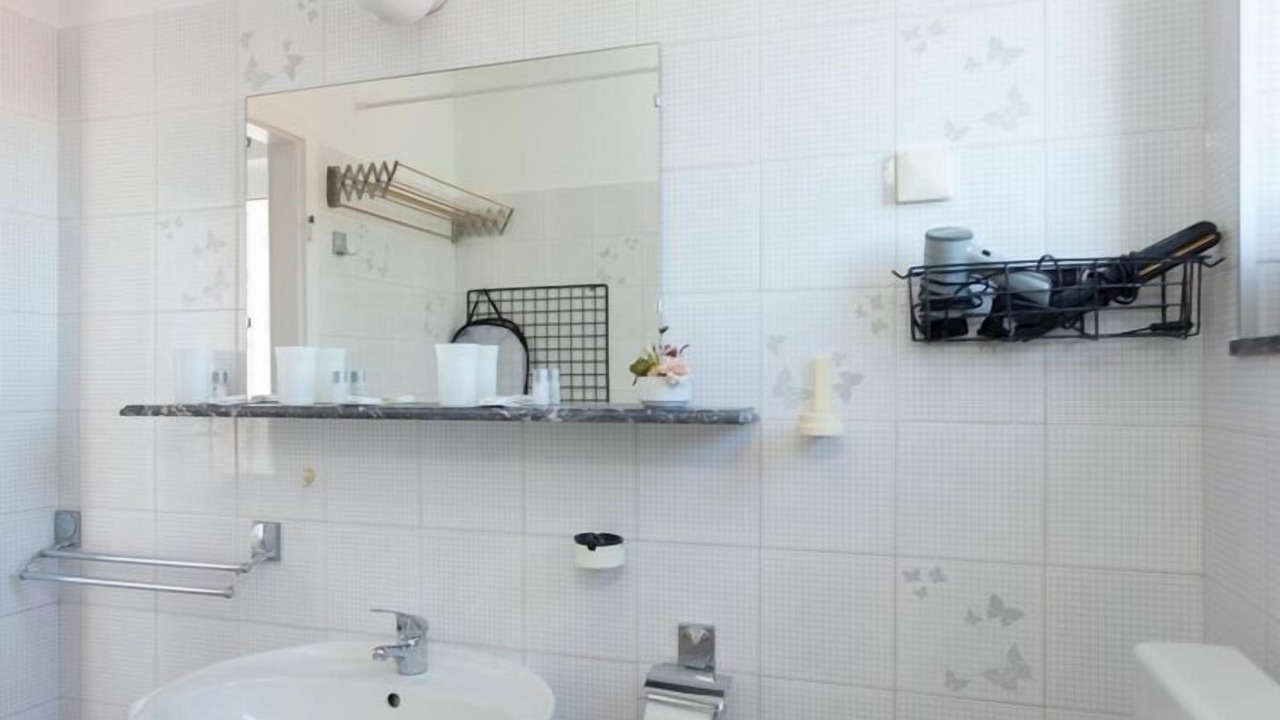 Photo of Bathroom in Pile
