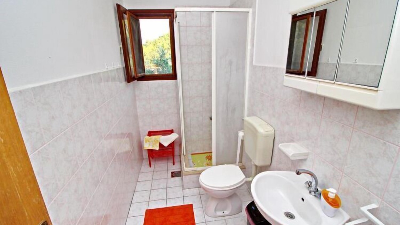Photo of Bathroom in Blato