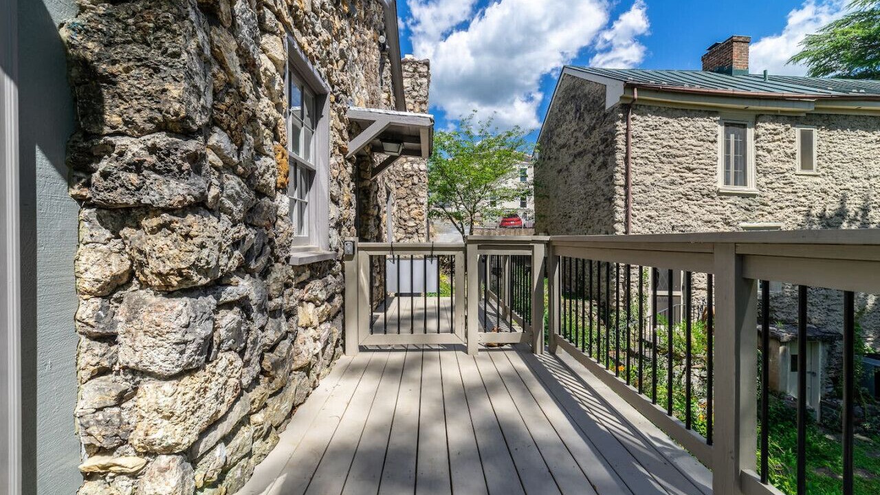 Photo of Outdoor in Lexington