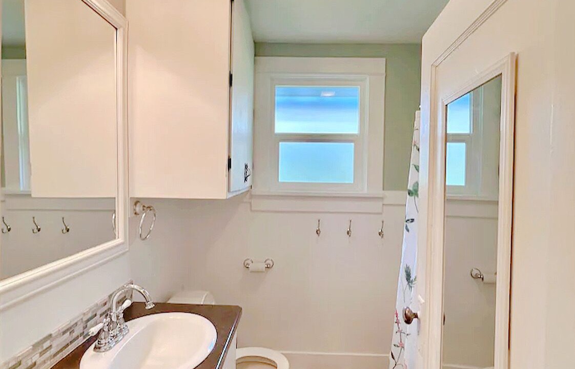 Photo of Bathroom in La Grande