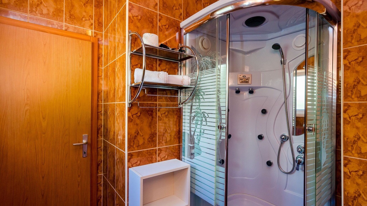 Photo of Bathroom in Montovjerna