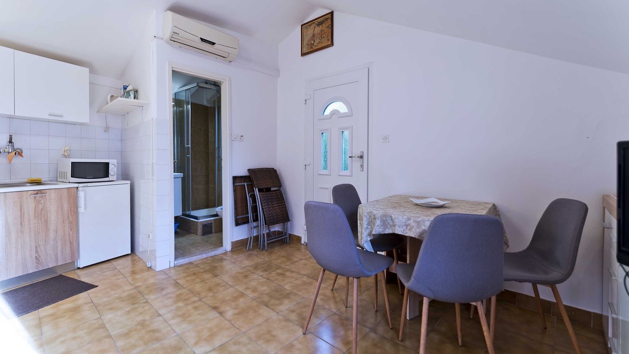 Photo of Others in Ploce