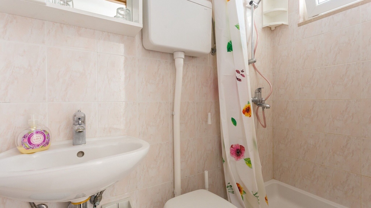 Photo of Bathroom in Gornji Kono