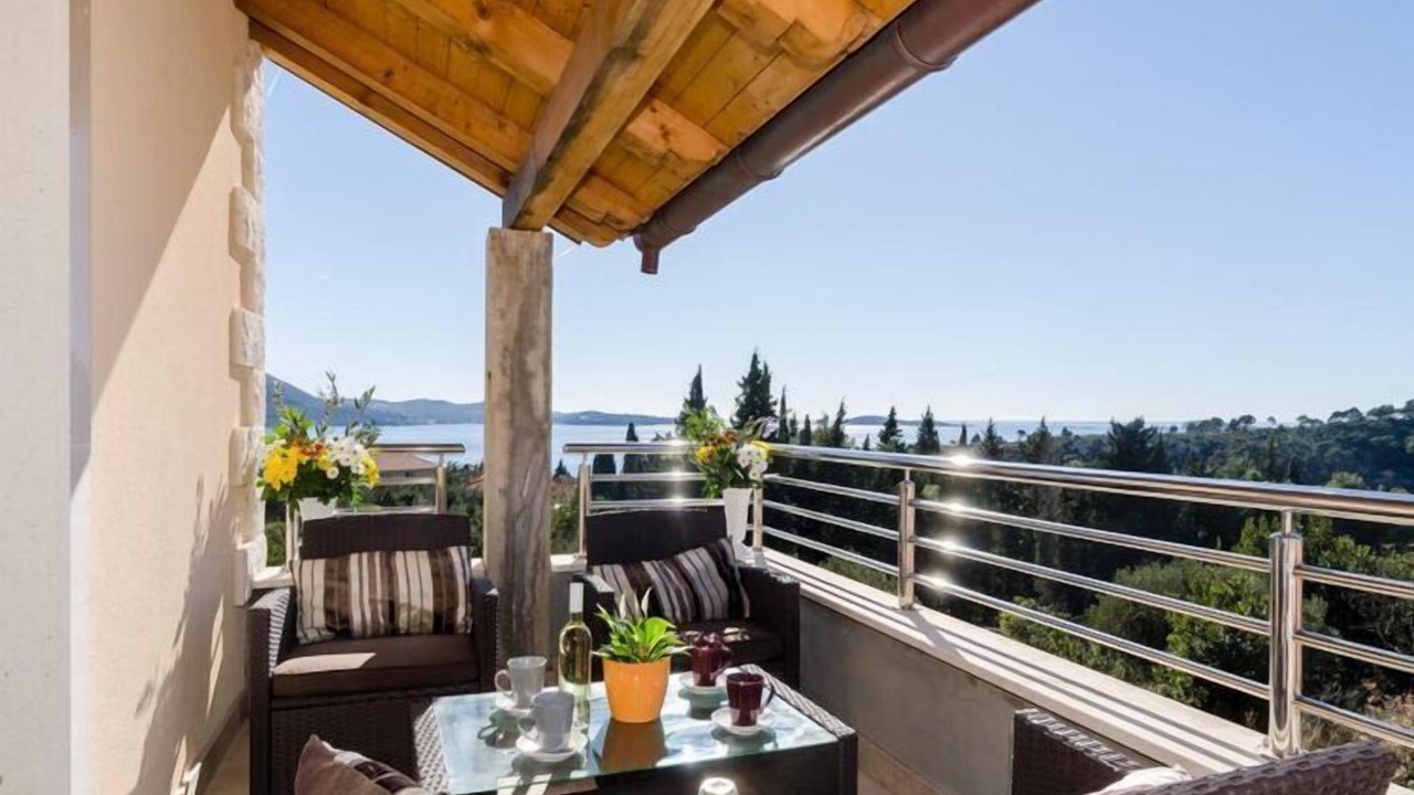 Photo of Patio Balcony in Brasina