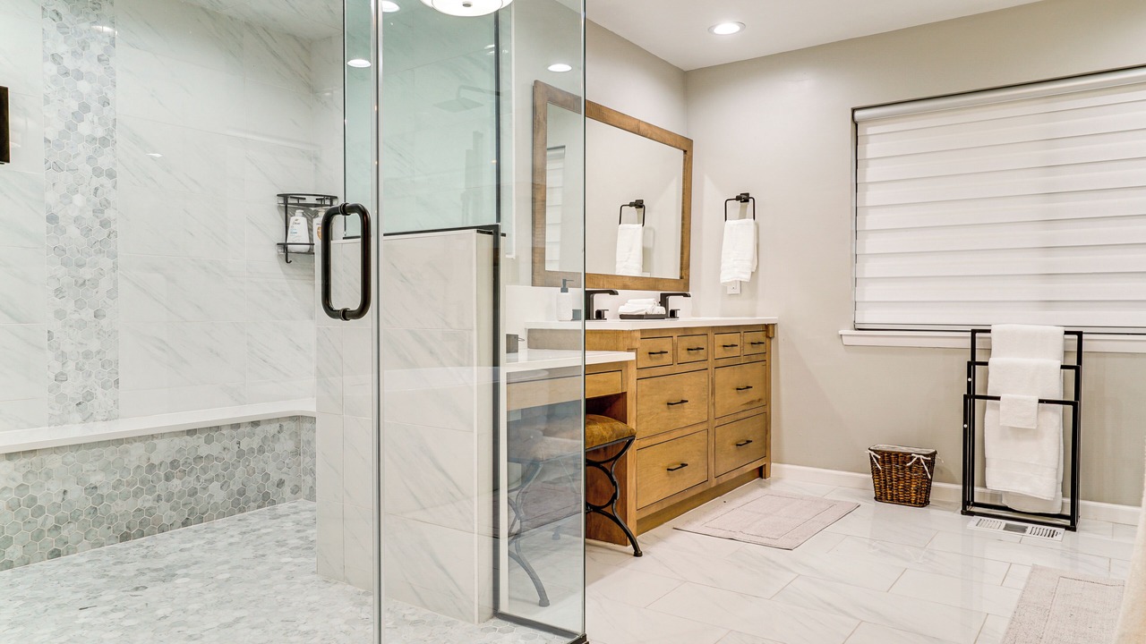 Photo of Bathroom in Thunderbird