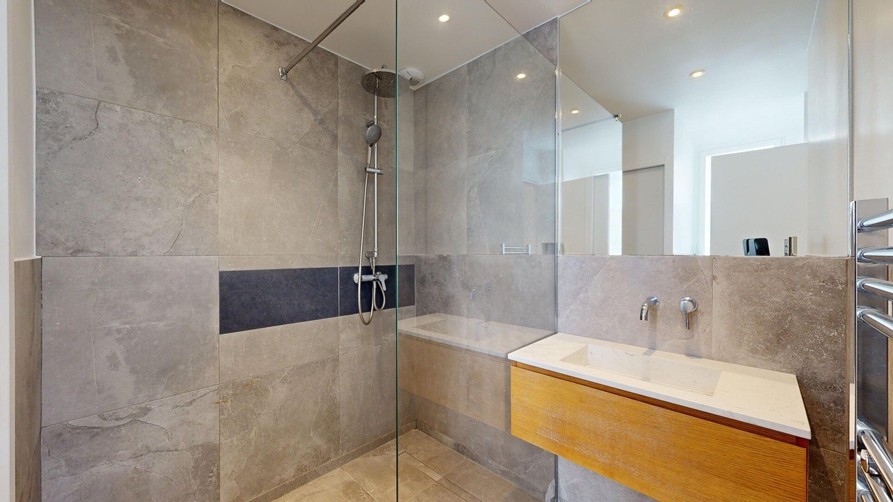 Photo of Bathroom in 13th Arrondissement