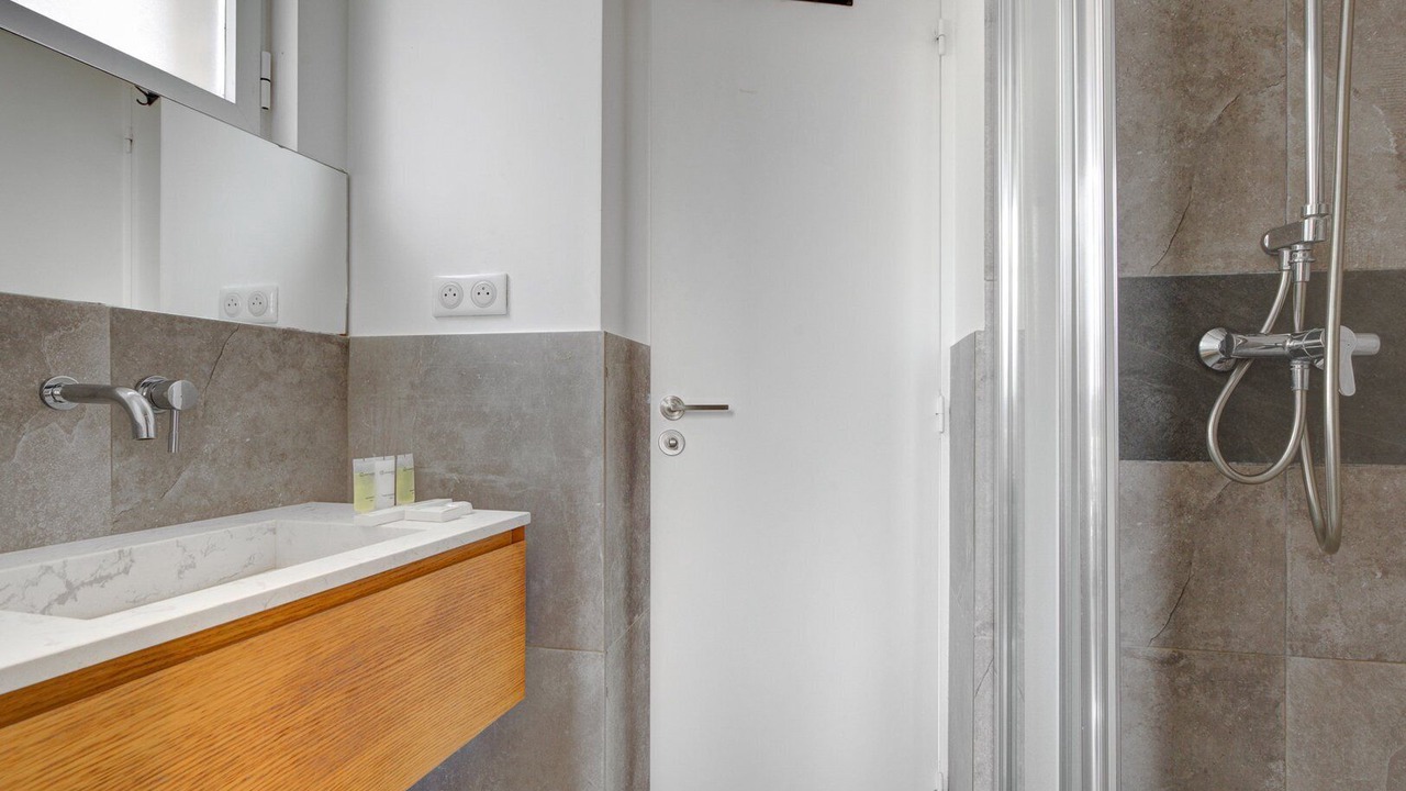 Photo of Bathroom in 13th Arrondissement