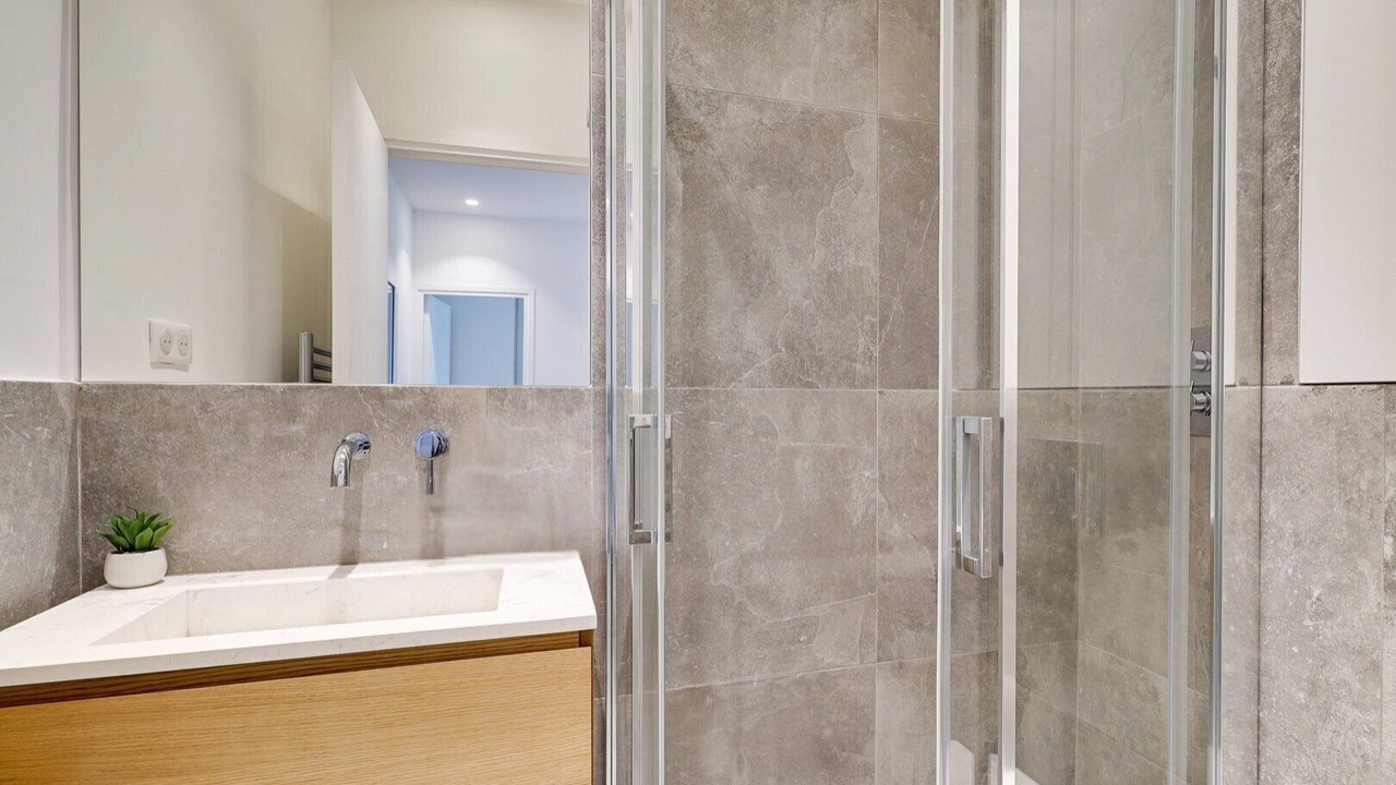 Photo of Bathroom in Quartier de la Salpetriere