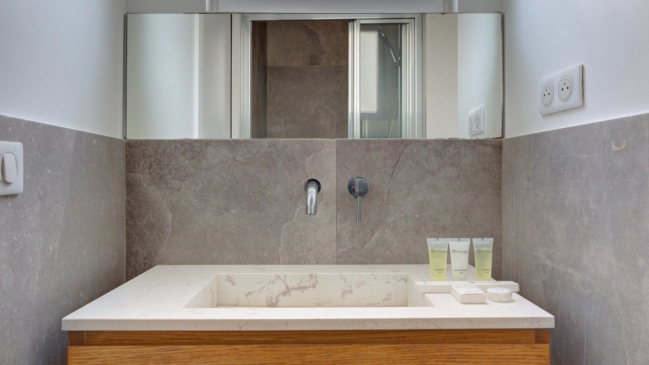 Photo of Bathroom in Quartier de la Salpetriere