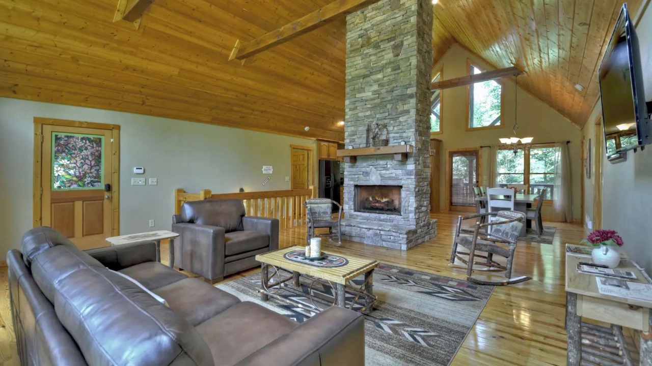 Photo of Livingroom in Eagle Mountain