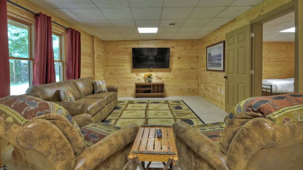 Photo of Livingroom in Eagle Mountain