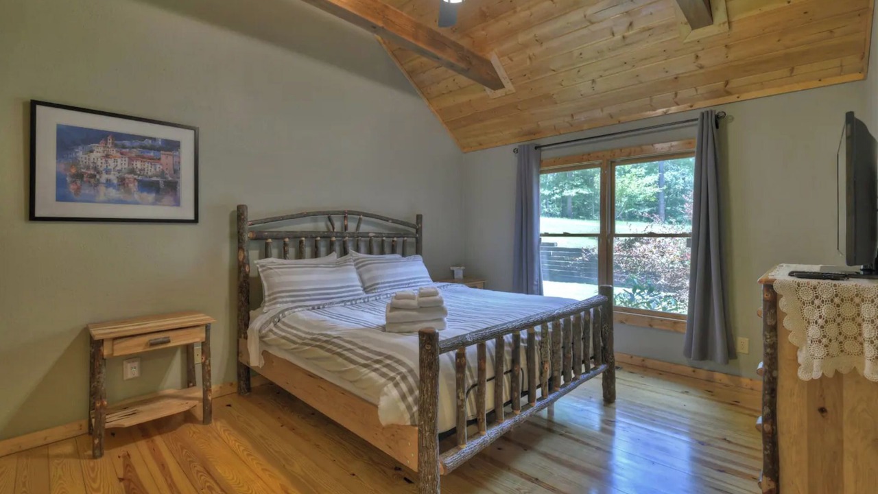 Photo of Bedroom in Eagle Mountain