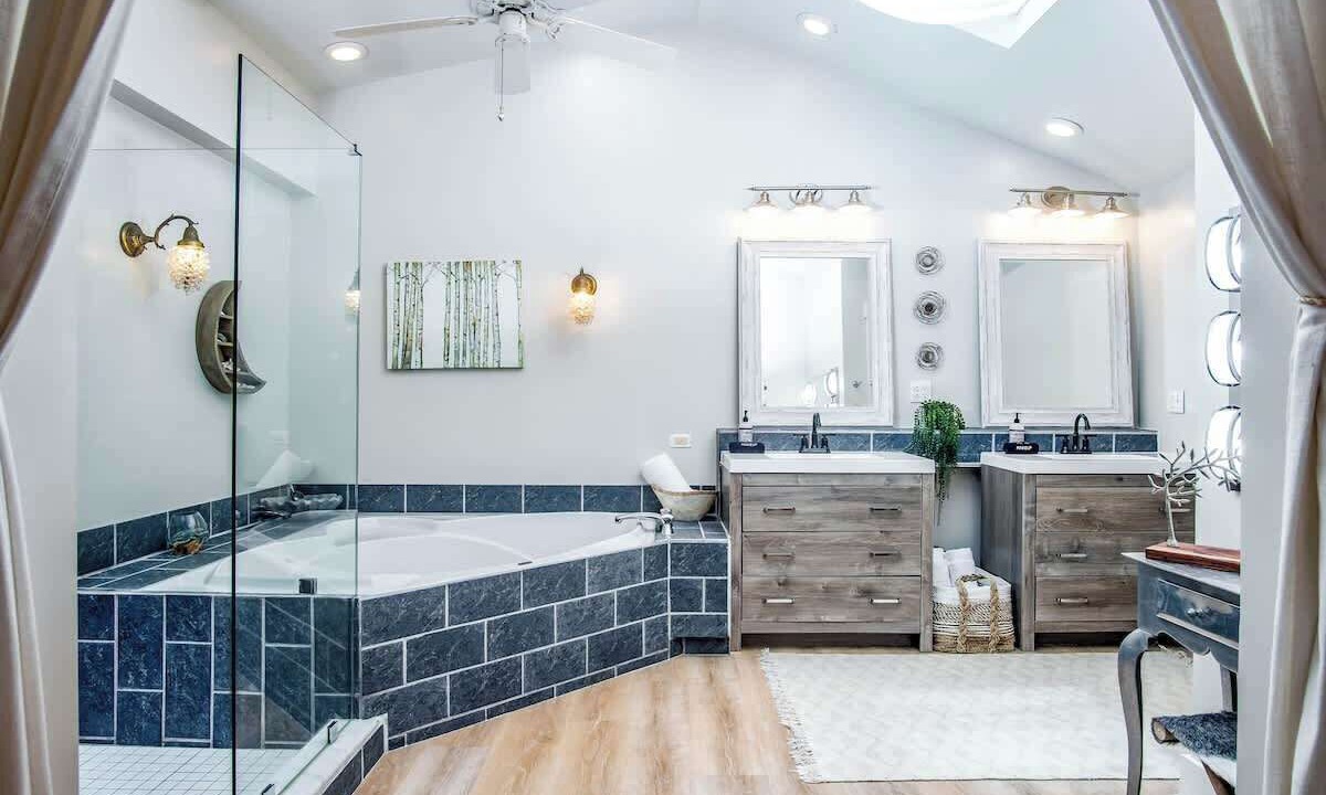Photo of Bathroom in Midtown