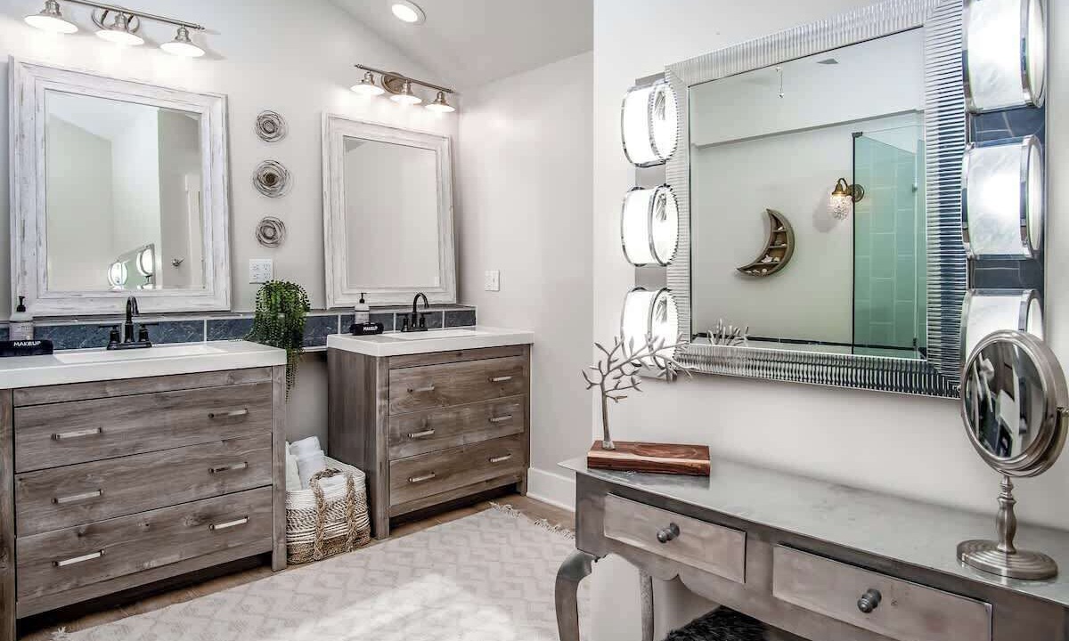 Photo of Bathroom in Midtown