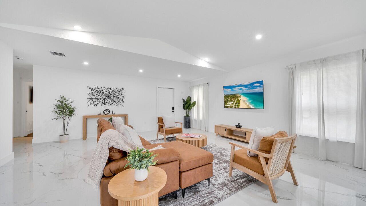 Photo of Livingroom in Lake Worth