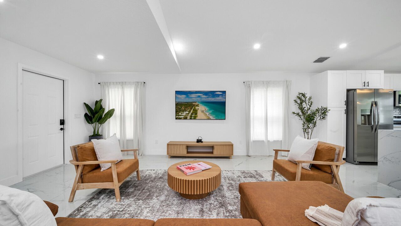 Photo of Livingroom in Lake Worth