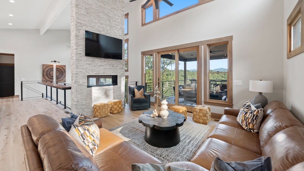 Photo of Livingroom in Ellijay