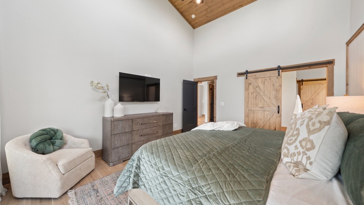 Photo of Bedroom in Ellijay