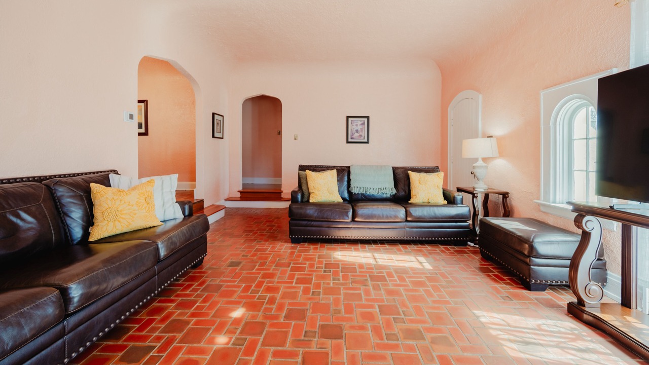 Photo of Livingroom in Russellville