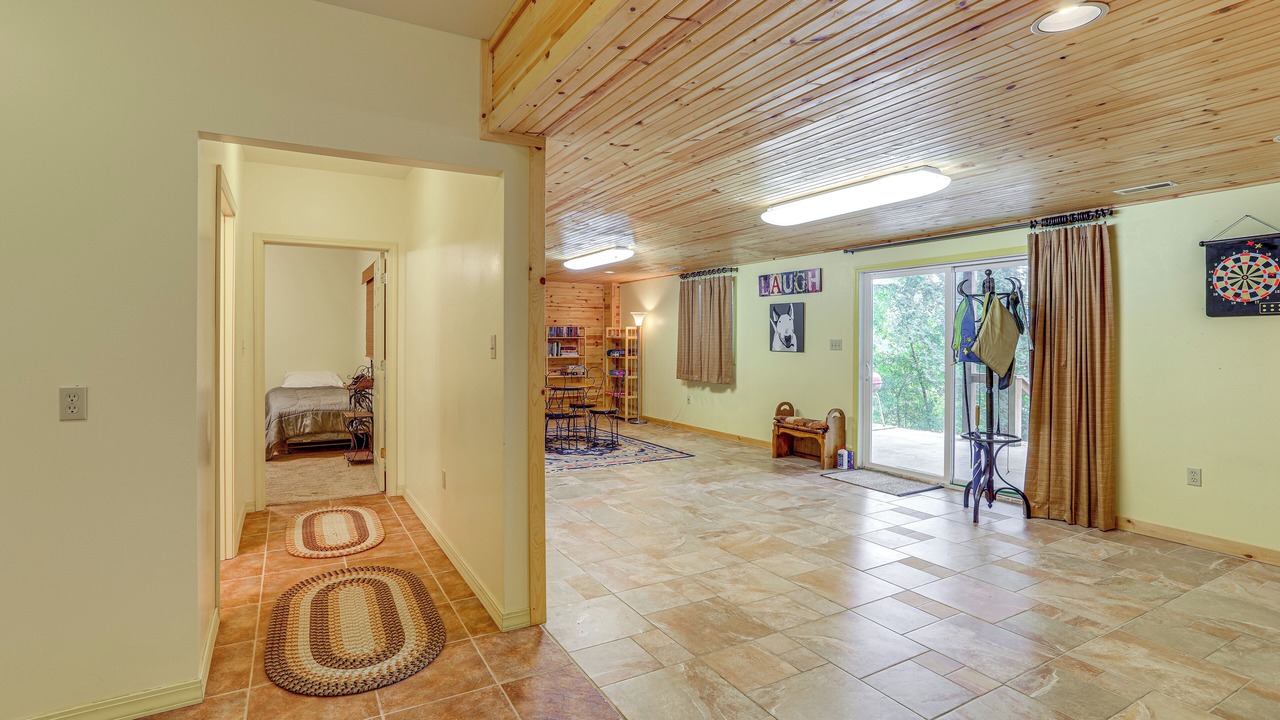 Photo of Bedroom in Mammoth Spring