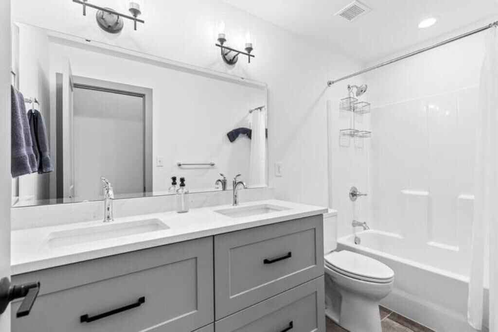 Photo of Bathroom in Downtown St. Louis