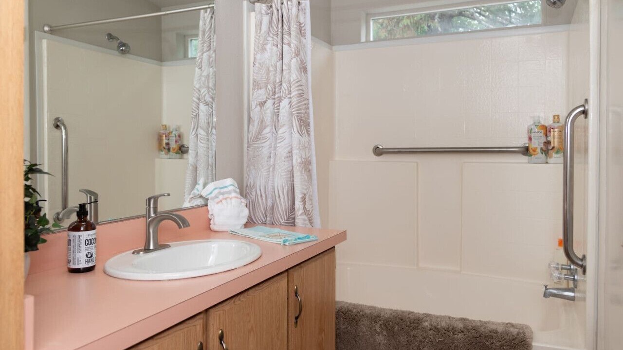 Photo of Bathroom in Grayland