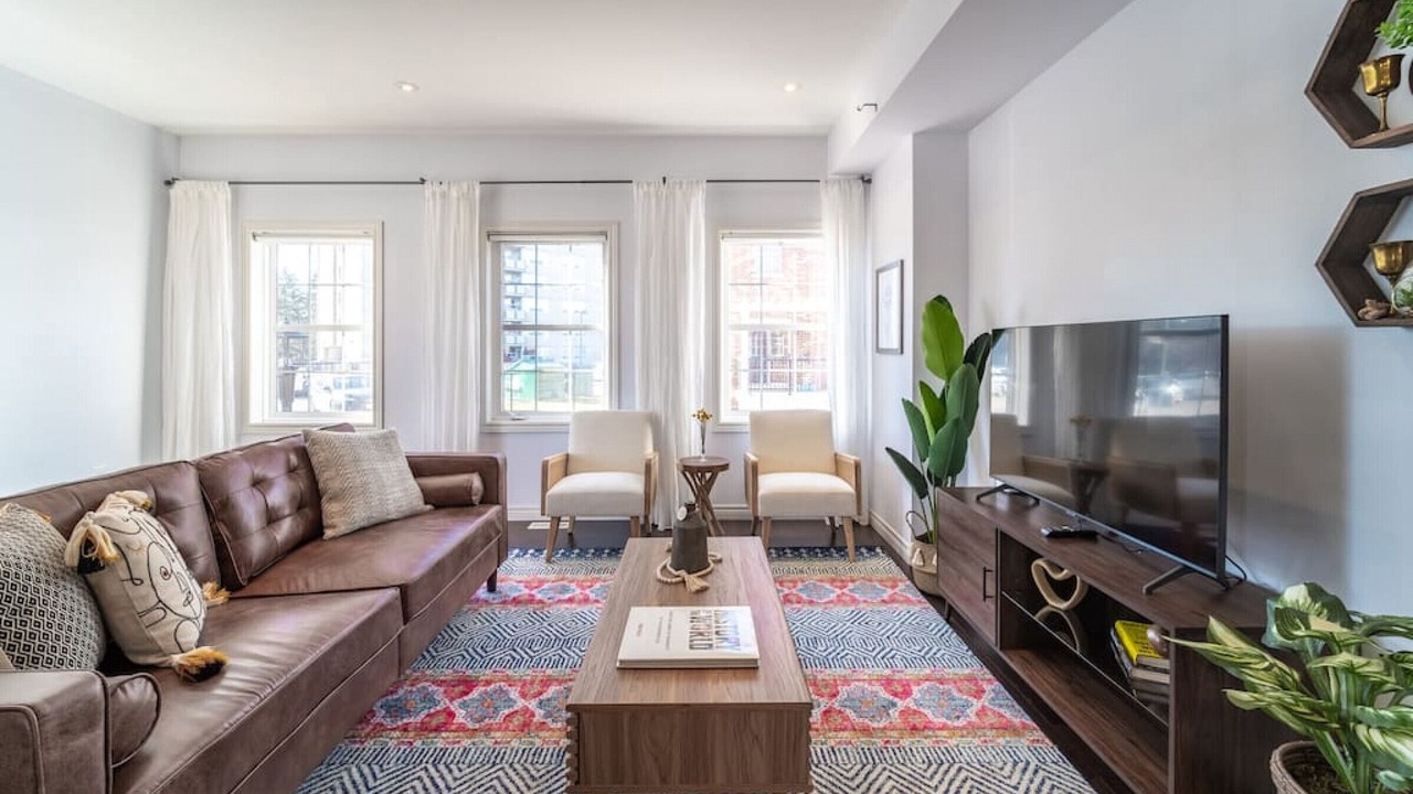 Photo of Livingroom in Mount Hope Huron Park