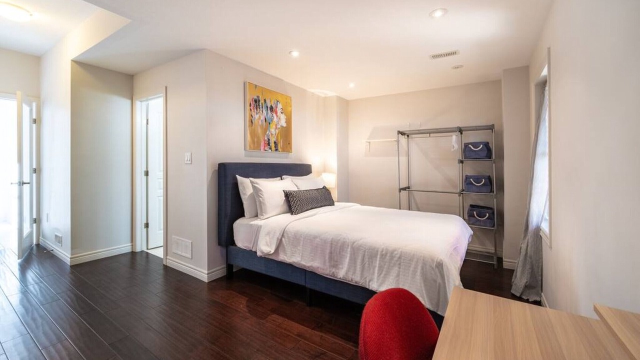 Photo of Bedroom in Mount Hope Huron Park