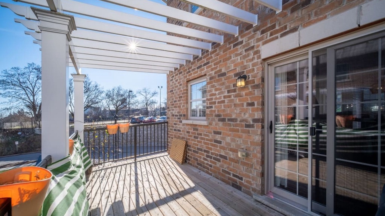 Photo of Patio Balcony in Mount Hope Huron Park