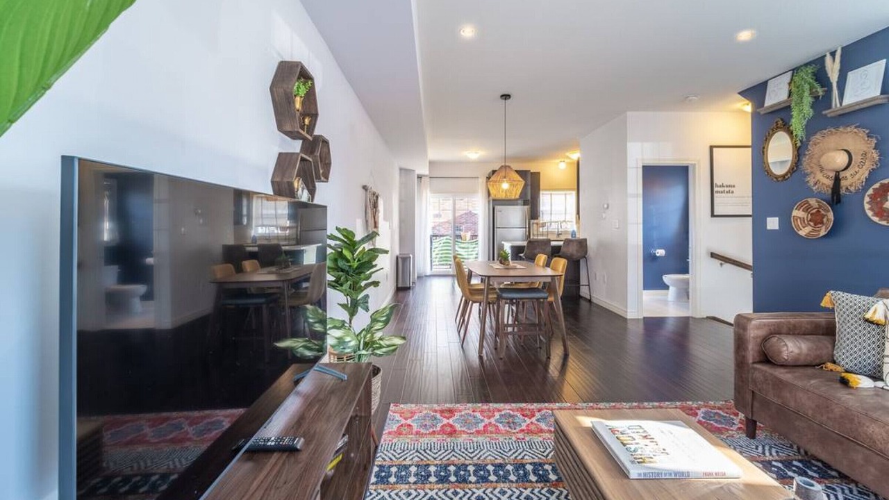 Photo of Livingroom in Mount Hope Huron Park