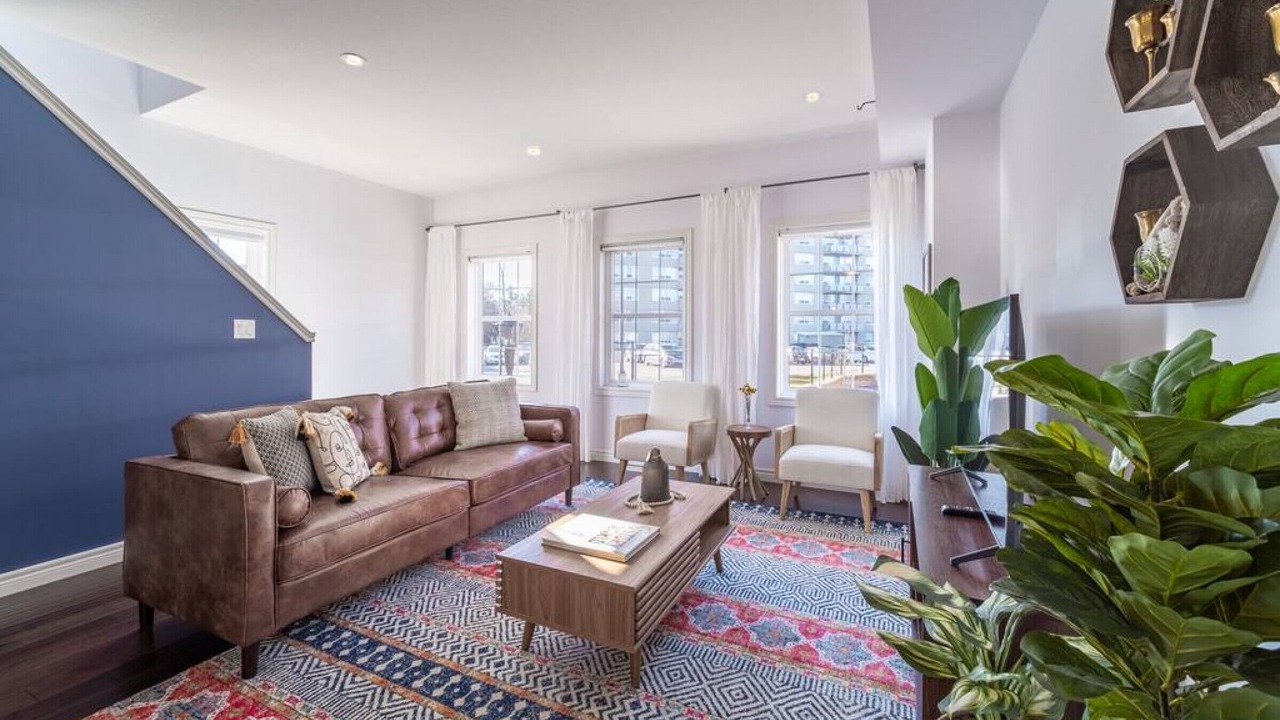 Photo of Livingroom in Mount Hope Huron Park