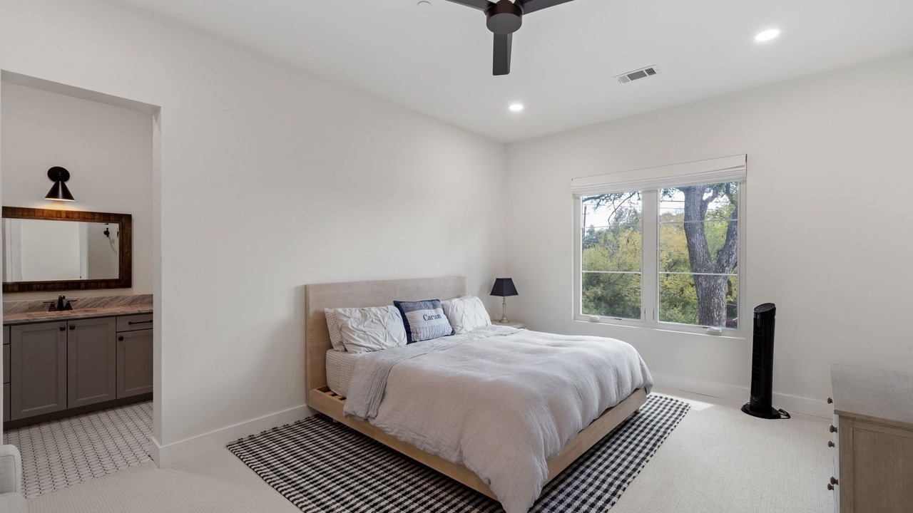 Photo of Bedroom in Dellana Hills