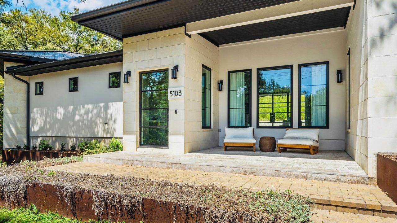 Photo of Patio Balcony in Dellana Hills