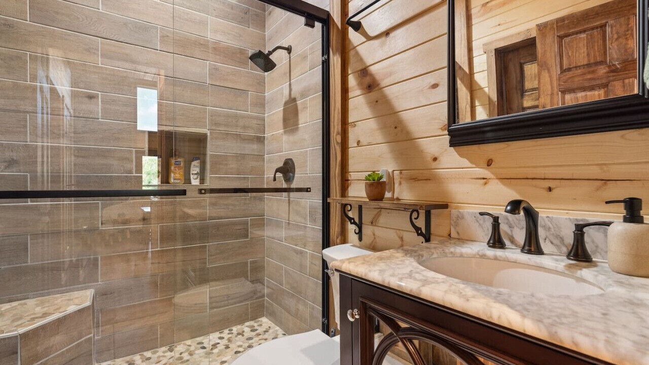 Photo of Bathroom in Luray