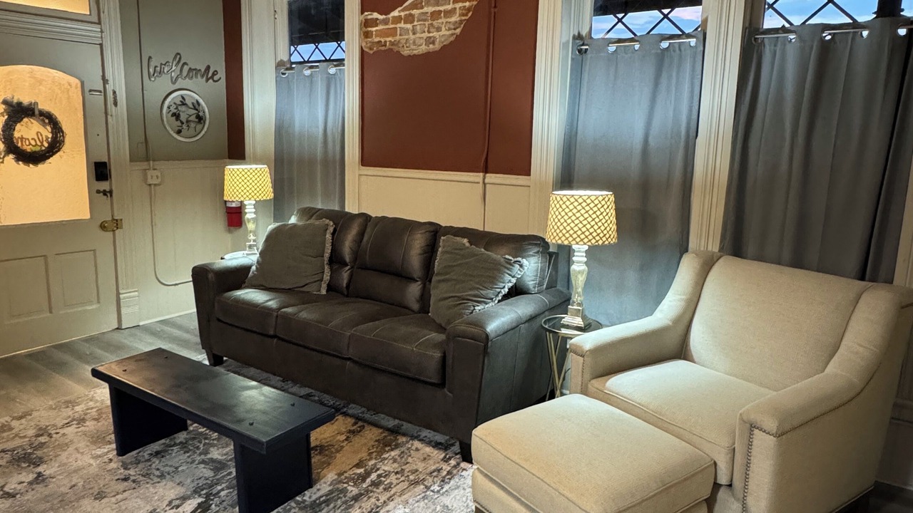 Photo of Livingroom in Van Buren