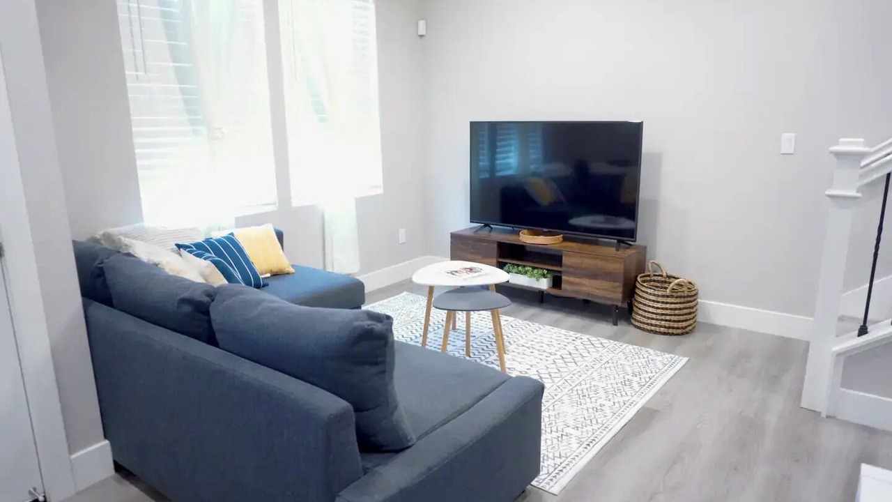 Photo of Livingroom in North Oak Park