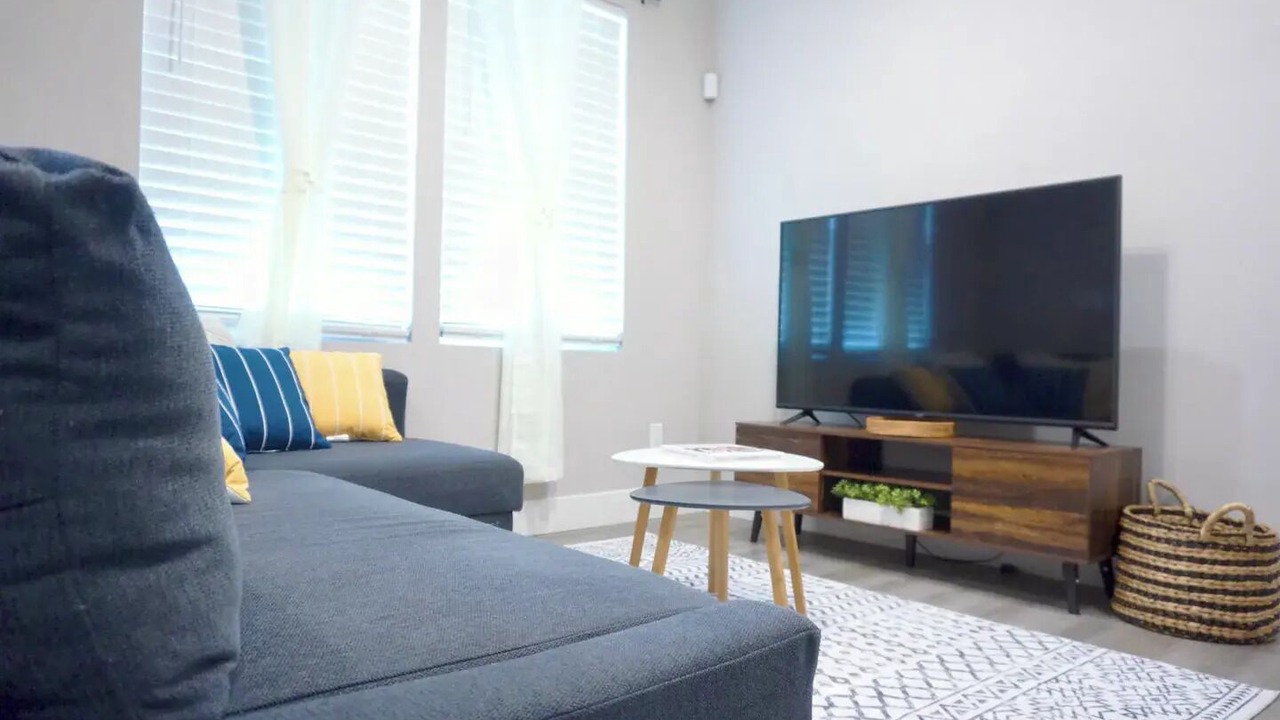 Photo of Livingroom in North Oak Park