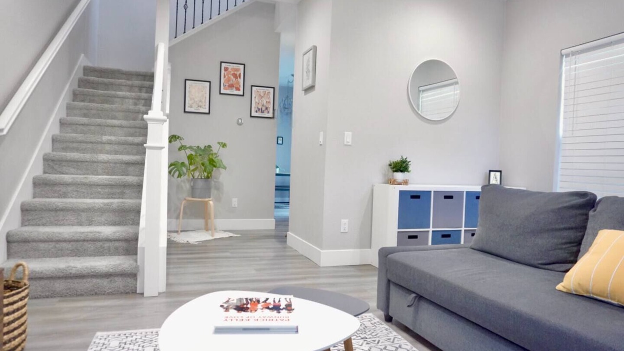 Photo of Livingroom in North Oak Park