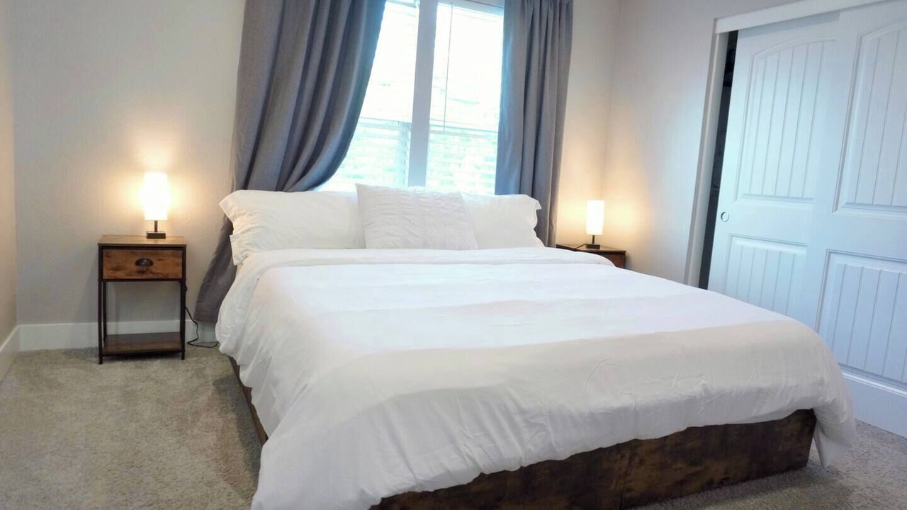Photo of Bedroom in North Oak Park