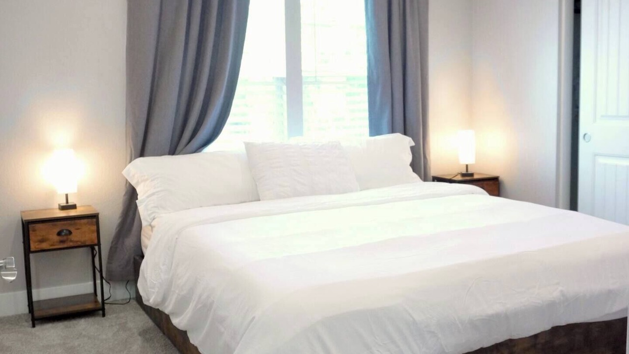 Photo of Bedroom in North Oak Park