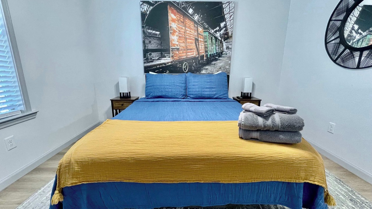 Photo of Bedroom in North by Northwest