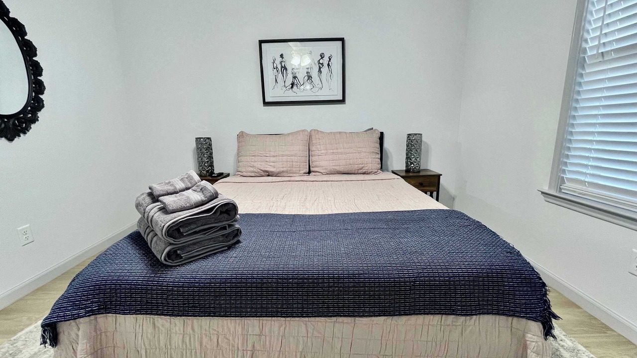 Photo of Bedroom in North by Northwest