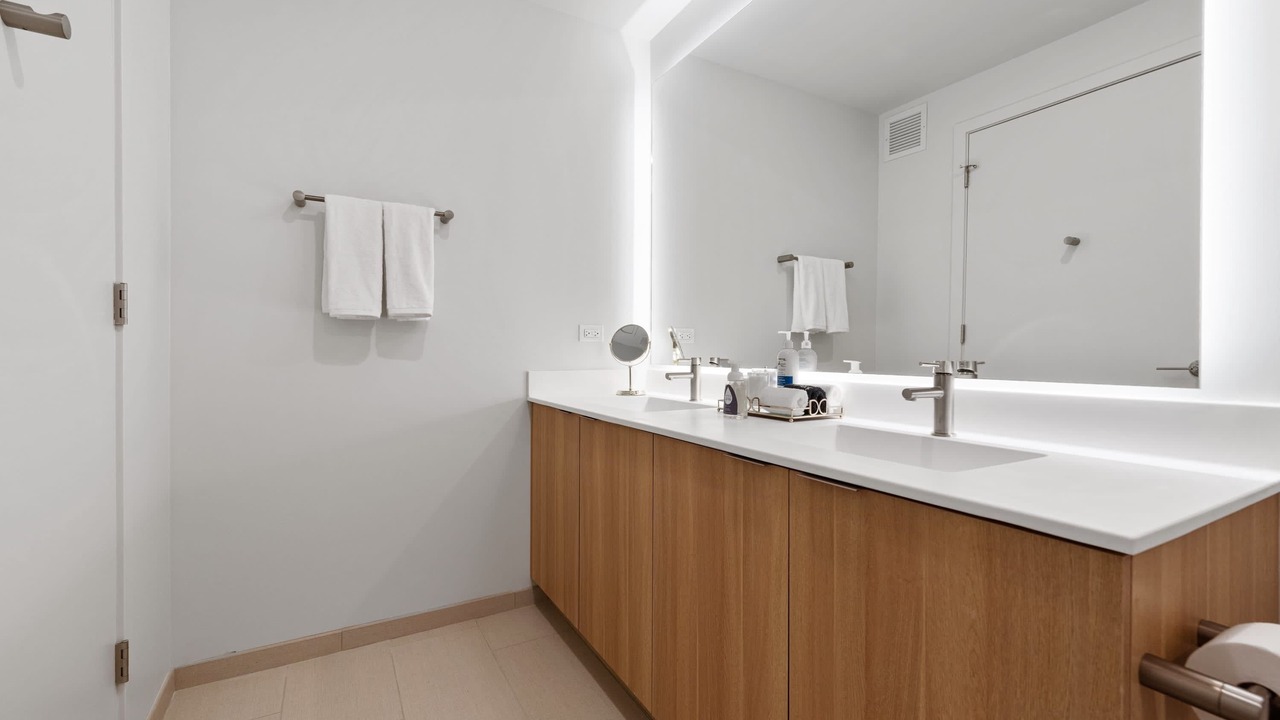 Photo of Bathroom in River North