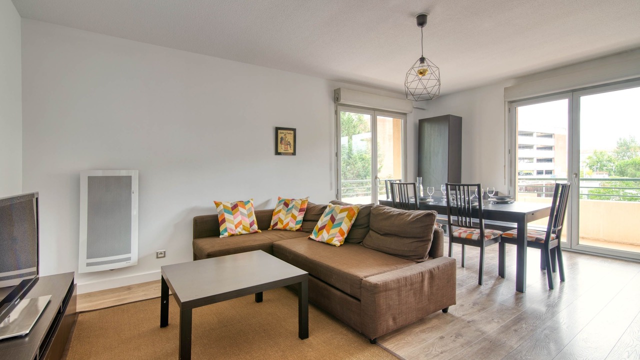 Photo of Livingroom in Fontaine-Bayonne-Cartoucherie