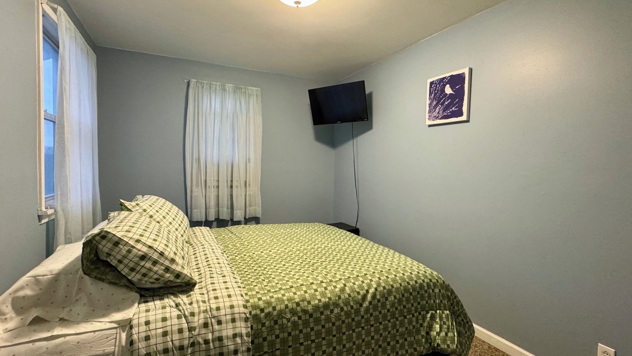 Photo of Bedroom in Seneca Falls