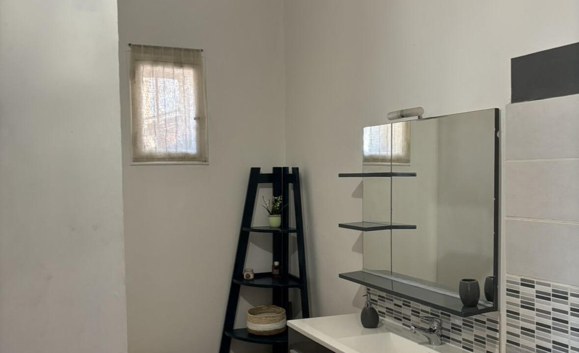 Photo of Bathroom in Saint-Lambert