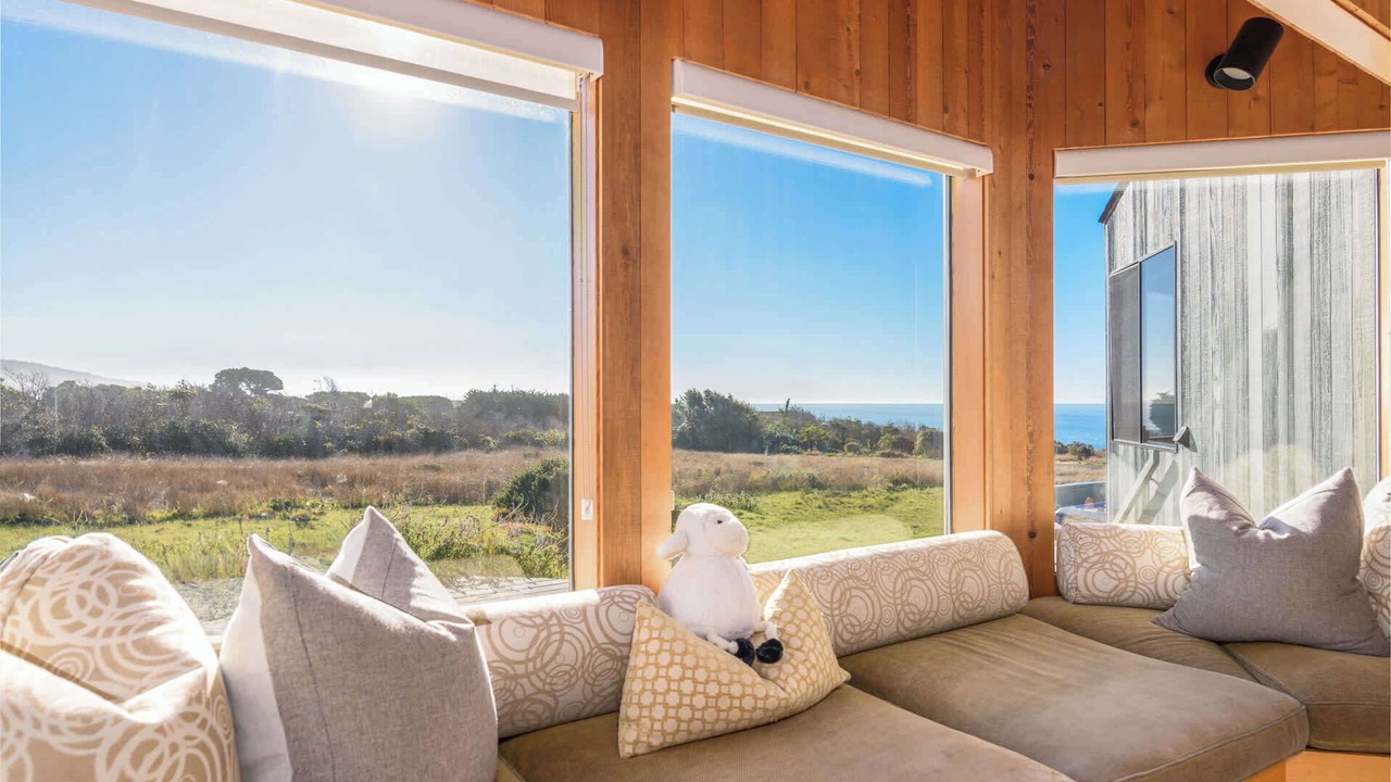 Photo of Livingroom in Sea Ranch
