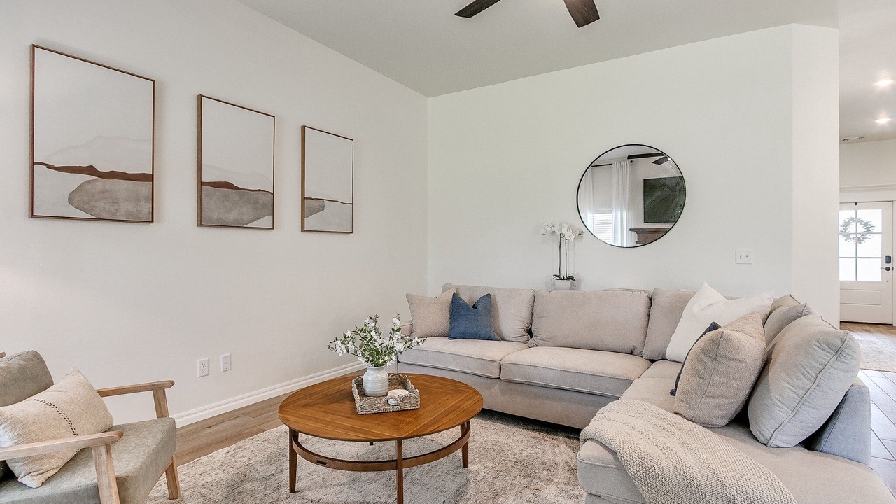 Photo of Livingroom in Choctaw